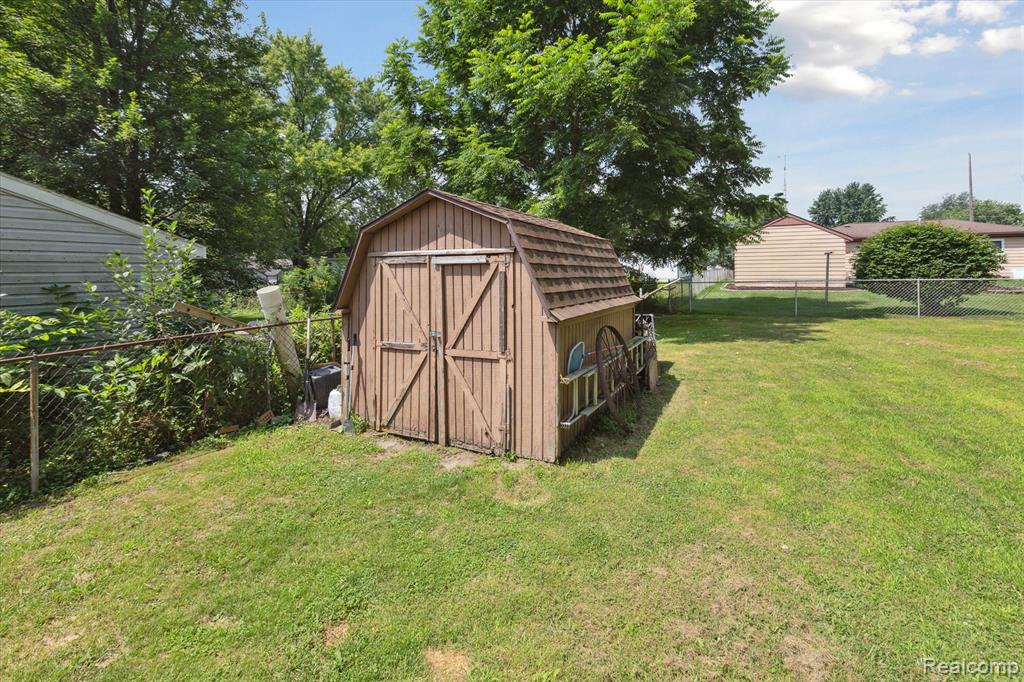 4215 North Genesee Road Flint, MI 48506 - Photo 25 of 32