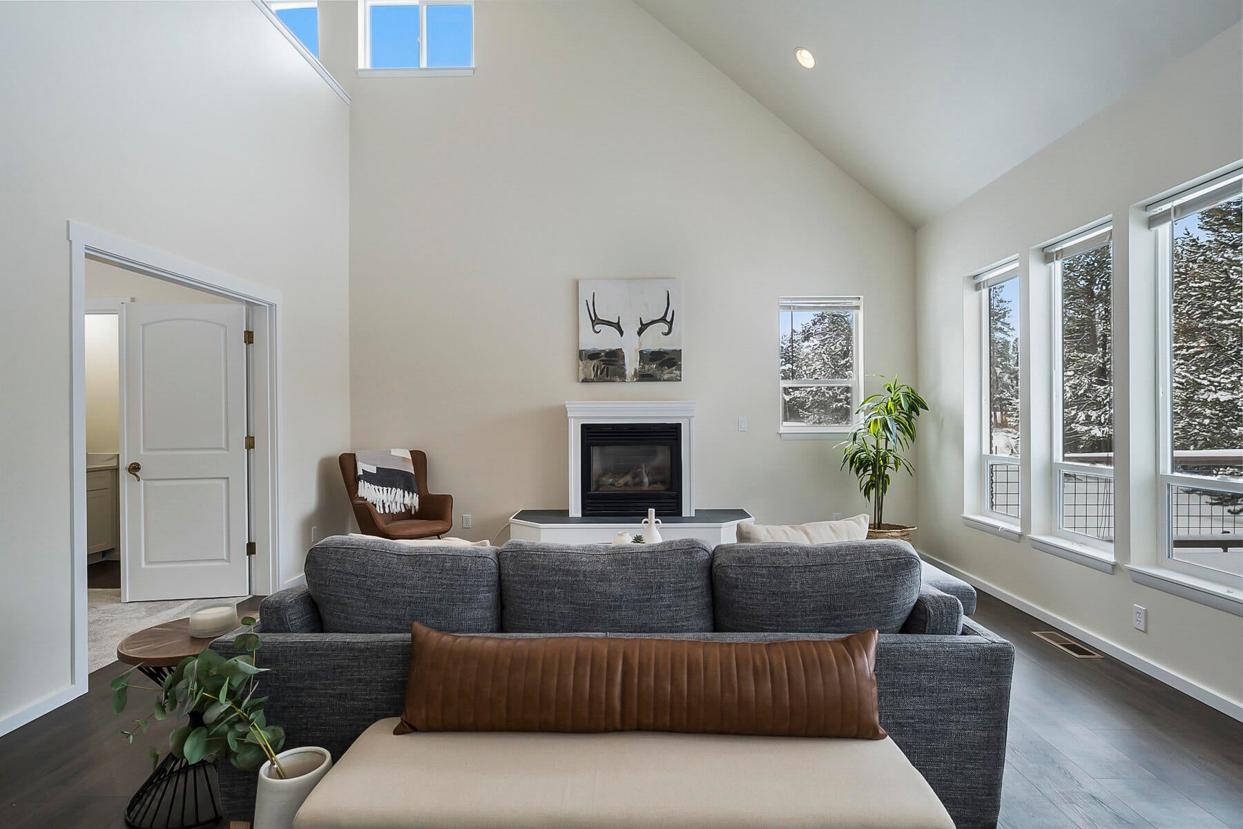 55125 Huntington Road Bend, OR 97707 - Photo 12 of 41 9JH5_9512