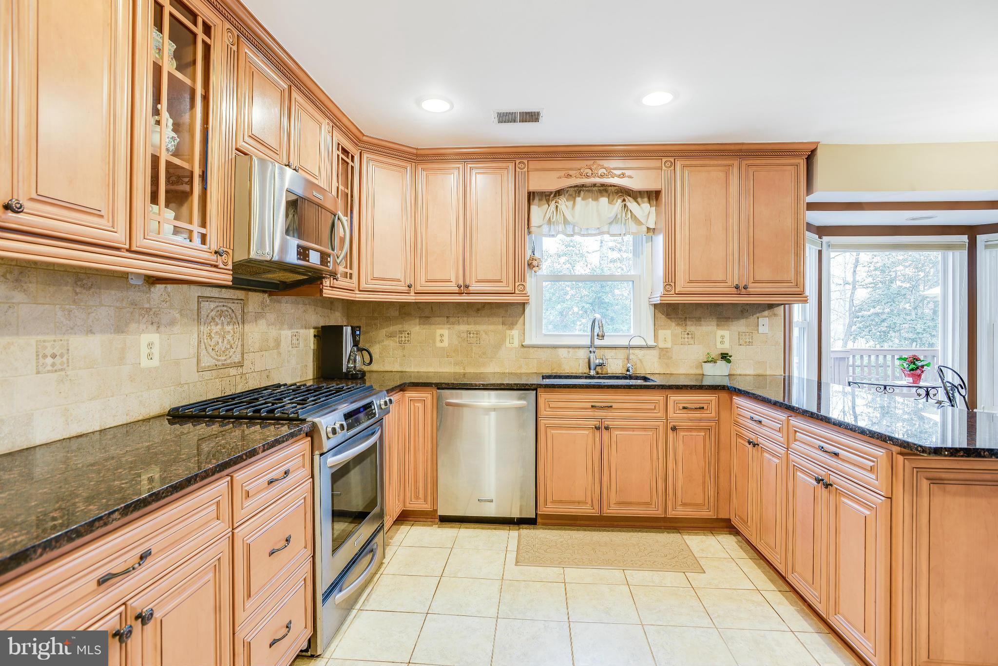 7724 Huntsman Boulevard Springfield, VA 22153 - Photo 13 of 30 Kitchen