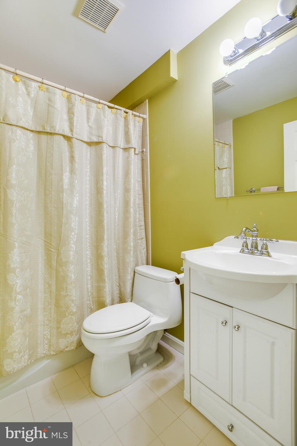 7724 Huntsman Boulevard Springfield, VA 22153 - Photo 27 of 30 Basement Full Bathroom