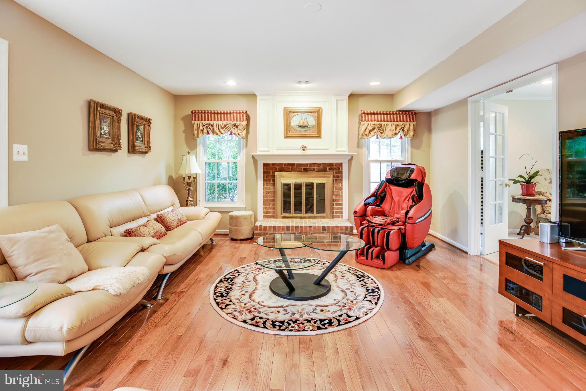 7724 Huntsman Boulevard Springfield, VA 22153 - Photo 10 of 30 Living Room