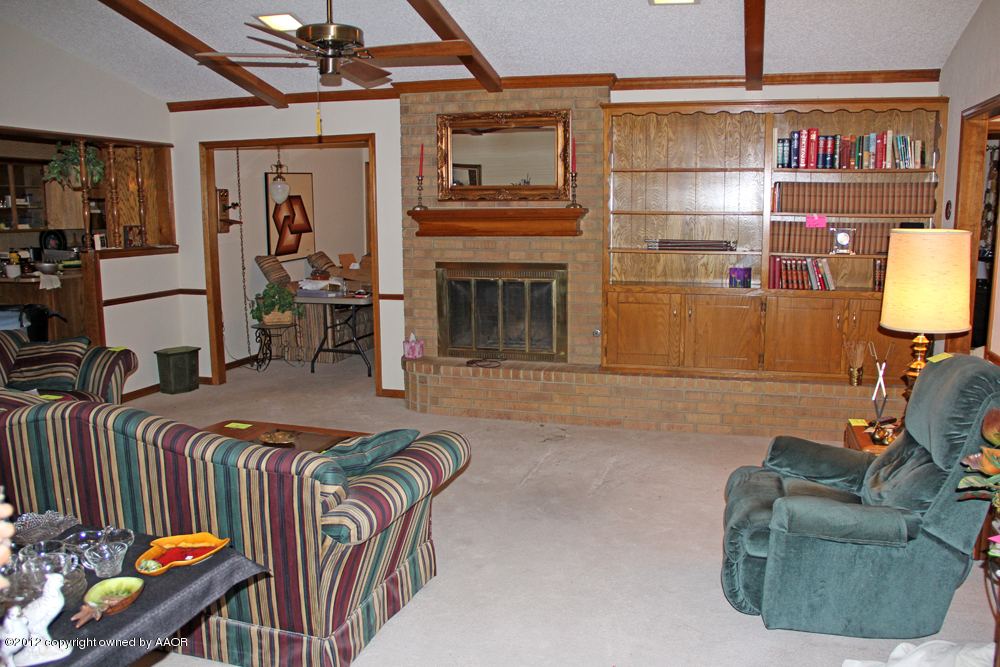 6502 Bayswater Road Amarillo, TX 79109 - Photo 8 of 15 Living Area