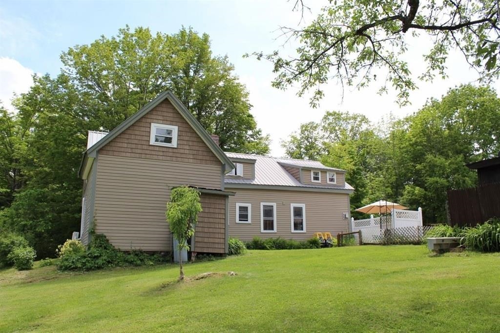 17-19 Barlow Road Springfield, VT 05156 - Photo 3 of 22