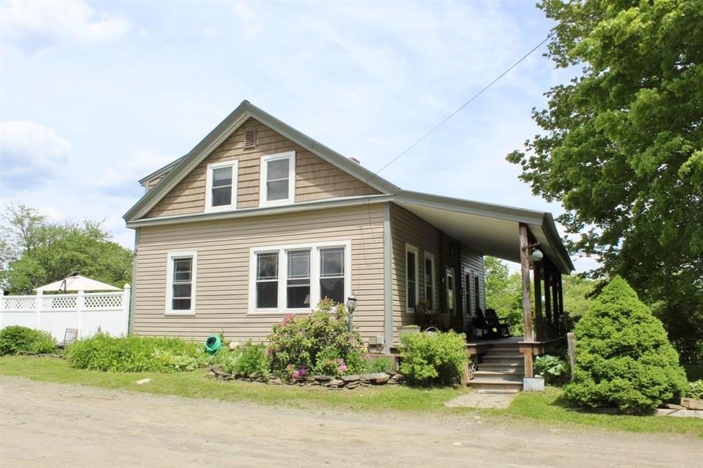 17-19 Barlow Road Springfield, VT 05156 - Photo 4 of 22