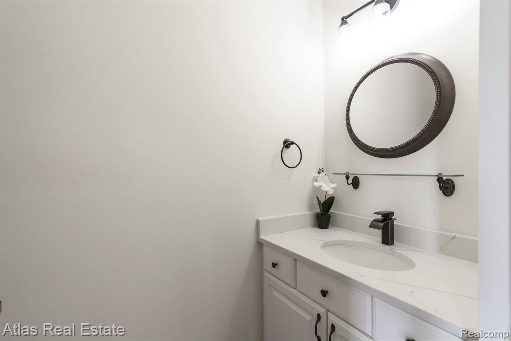 7371 Burpee Road Grand Blanc, MI 48439 - Photo 32 of 48 Gallery Image 32