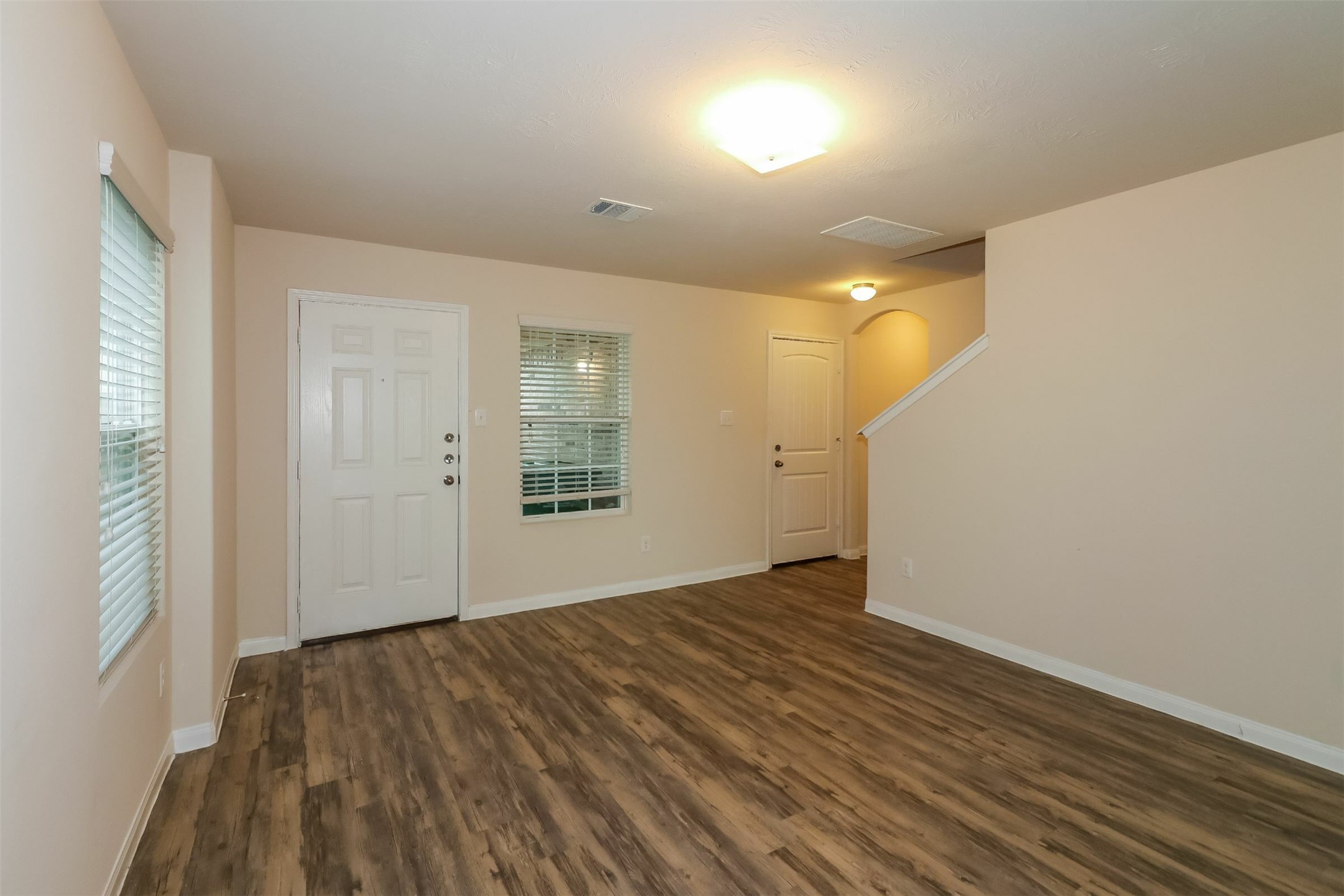 6114 Peaceful Ridge Drive Houston, TX 77048 - Photo 5 of 12 Photos may be representative of the floor plan and not the exact home. Finishes, layout, and features of the actual property for lease may vary.