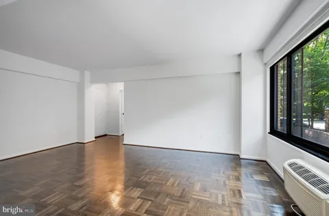 $385,000 | 3601 Wisconsin Avenue Northwest, Unit 111, Washington, DC 20016