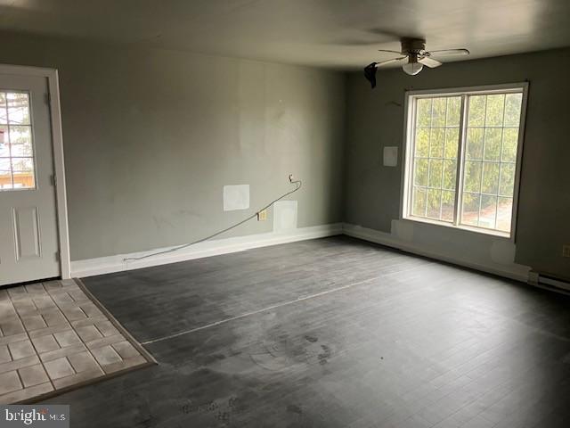121 Church Road Warwick, MD 21912 - Photo 23 of 29 an empty room with windows and closet