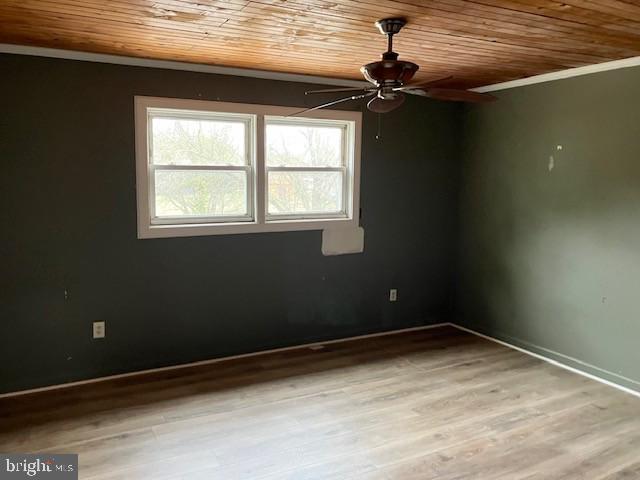 121 Church Road Warwick, MD 21912 - Photo 24 of 29 a view of empty room with window