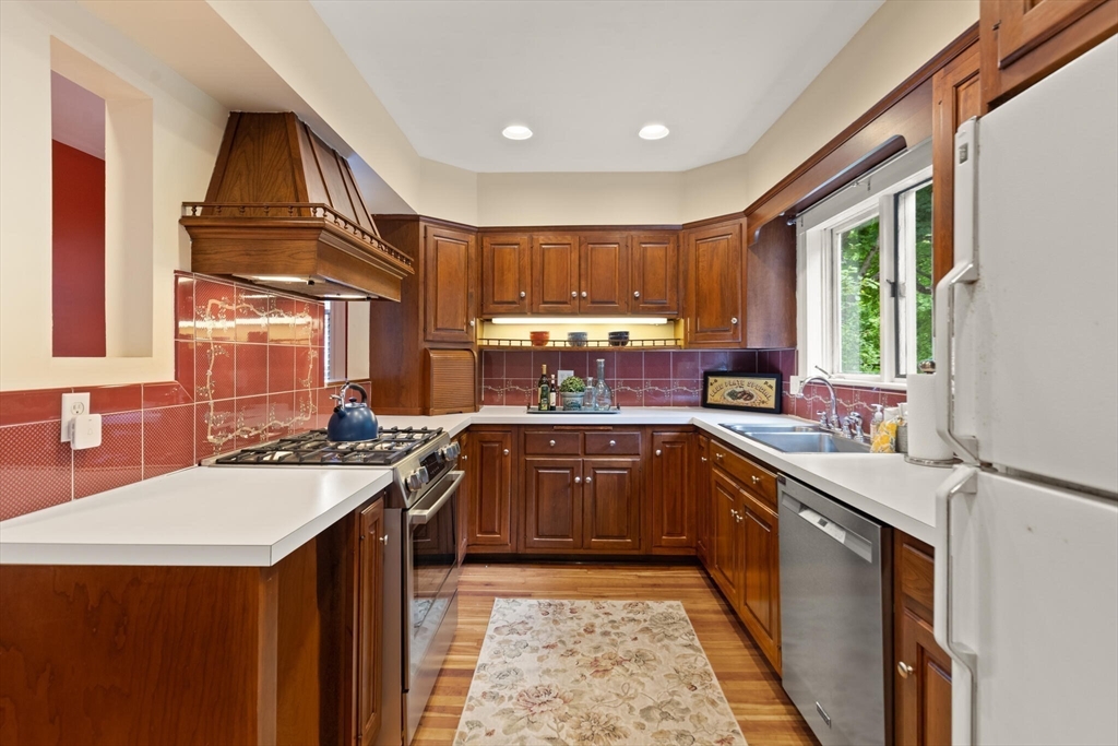 96 John Street Reading, MA 01867 - Photo 13 of 35 Gallery Image 13