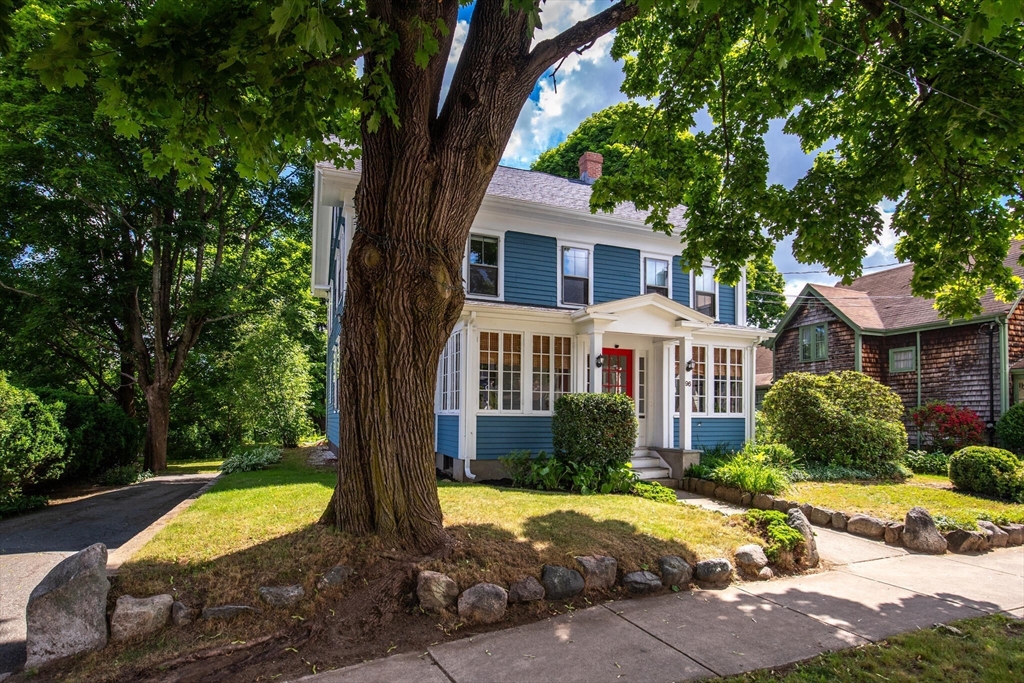 96 John Street Reading, MA 01867 - Photo 3 of 35 Gallery Image 3