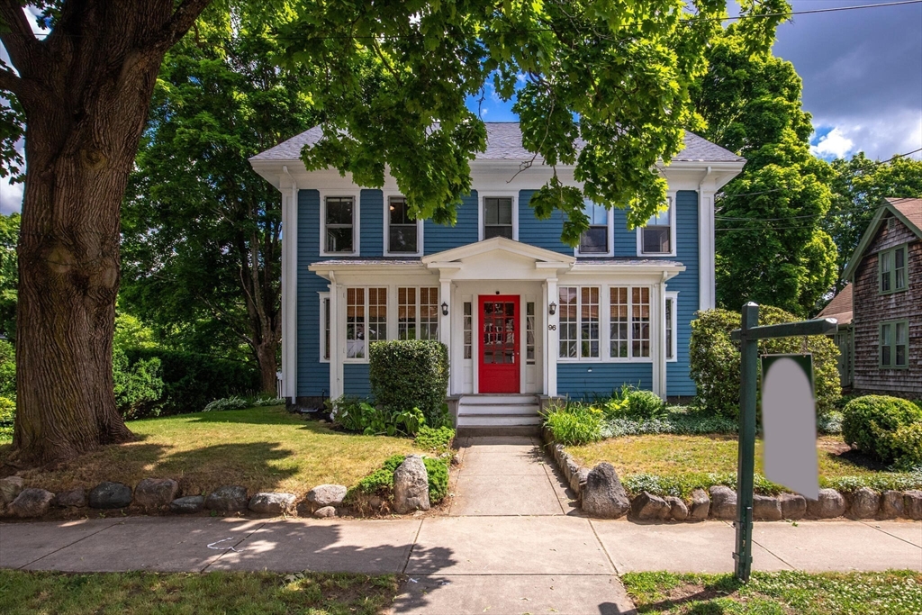 96 John Street Reading, MA 01867 - Photo 4 of 35 Gallery Image 4