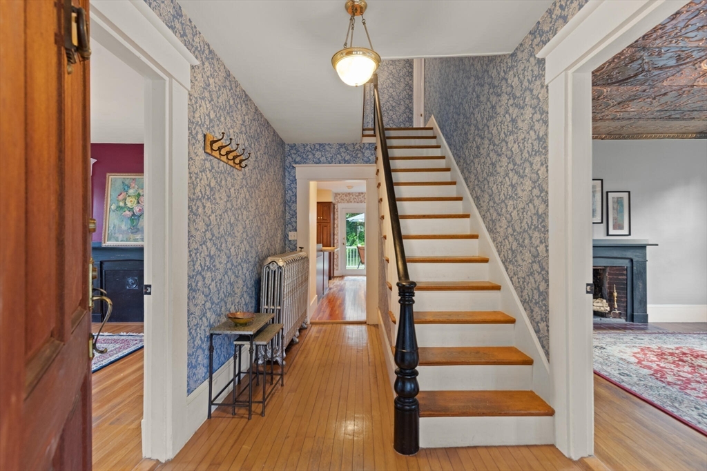 96 John Street Reading, MA 01867 - Photo 6 of 35 Gallery Image 6