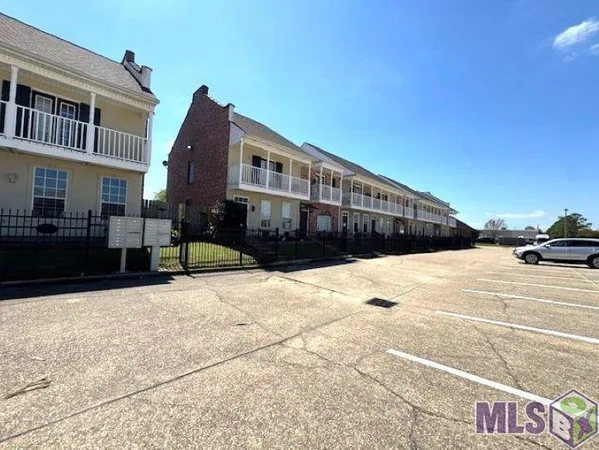 $165,000 | 151 Aspen Square, Unit B10, Denham Springs, LA 70726