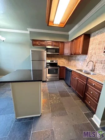 $165,000 | 151 Aspen Square, Unit B10, Denham Springs, LA 70726