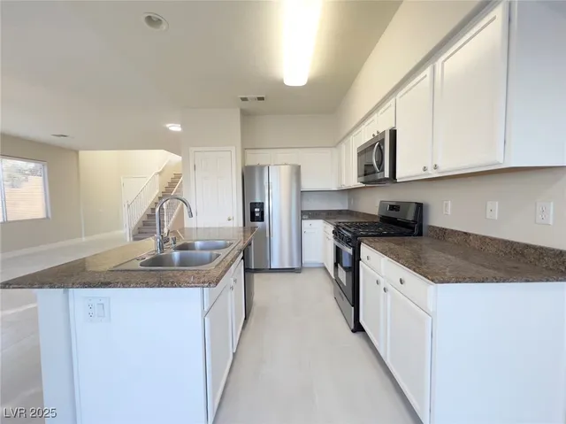 $2,180 | 7928 Dexter Falls Street, Las Vegas, NV 89149