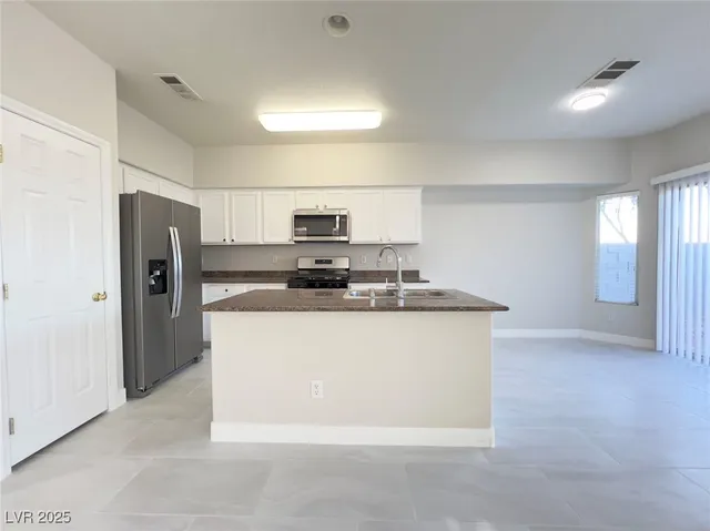 $2,180 | 7928 Dexter Falls Street, Las Vegas, NV 89149