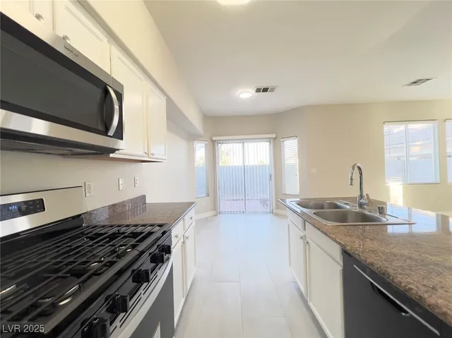 $2,180 | 7928 Dexter Falls Street, Las Vegas, NV 89149