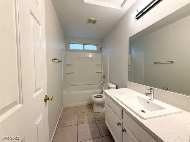 $2,180 | 7928 Dexter Falls Street, Las Vegas, NV 89149