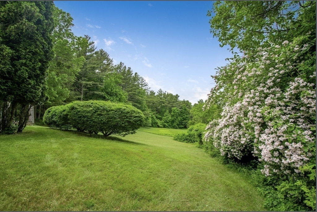 107 Farm Street Dover, MA 02030 - Photo 12 of 13