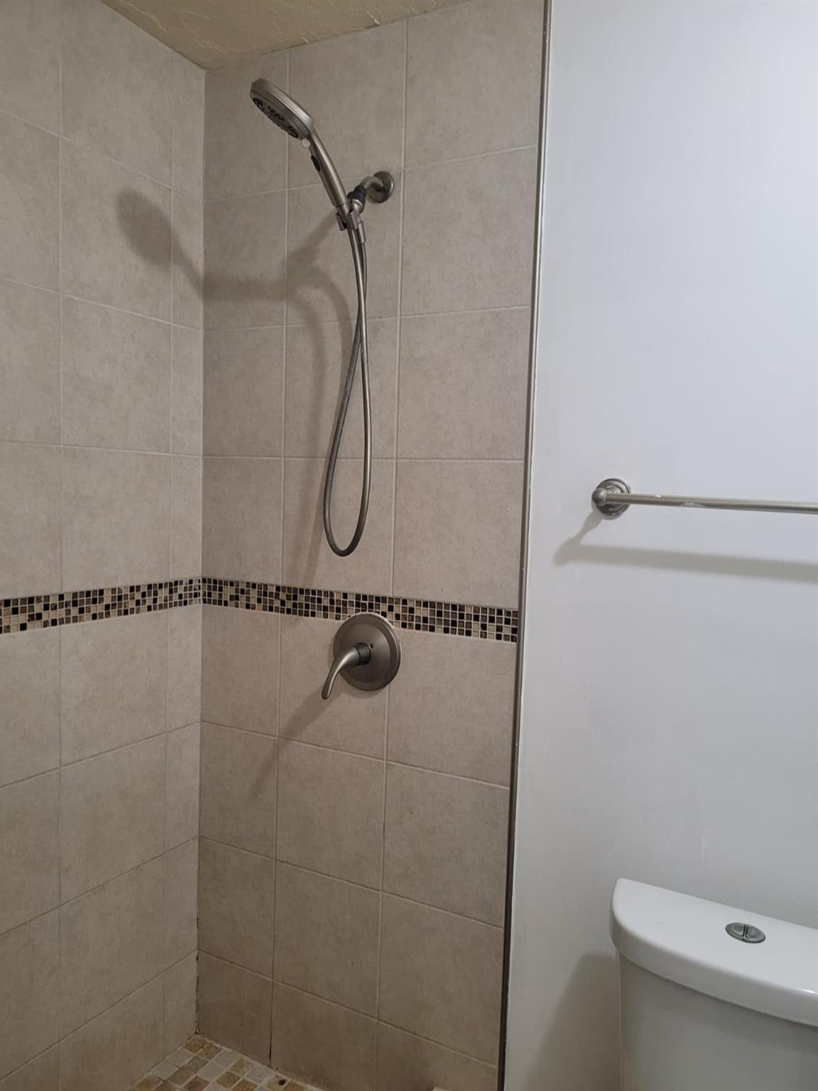 1810 Northeast 42nd Street Pompano Beach, FL 33064 - Photo 10 of 24 Photo 10