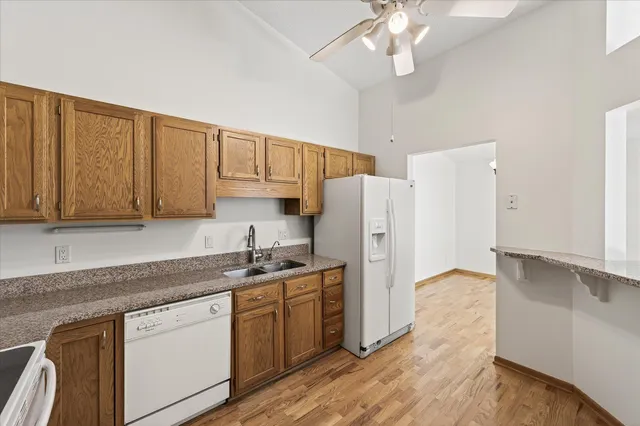 $197,900 | 3551 Blue Jay Way, Unit 201, Eagan, MN 55123