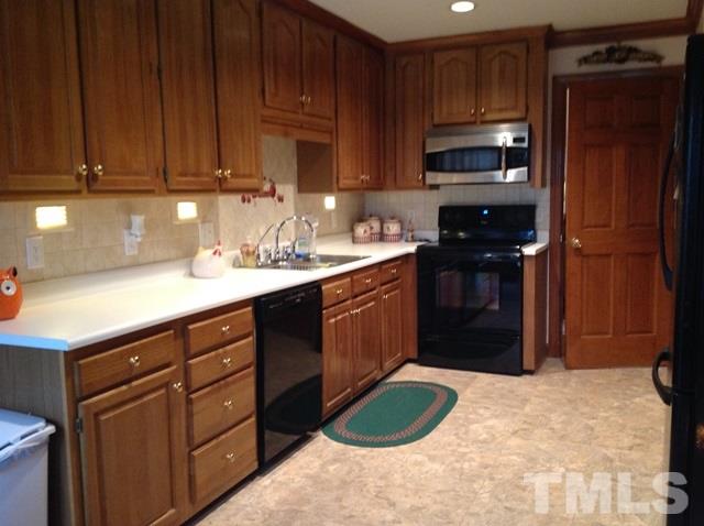 129 Clover Ridge Angier, NC 27501 - Photo 8 of 16 Gallery Image 8