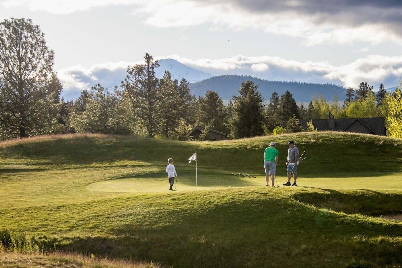 56342 Mirror Rock Loop Bend, Unit 359 Bend, OR 97707 - Photo 34 of 37 Golfers