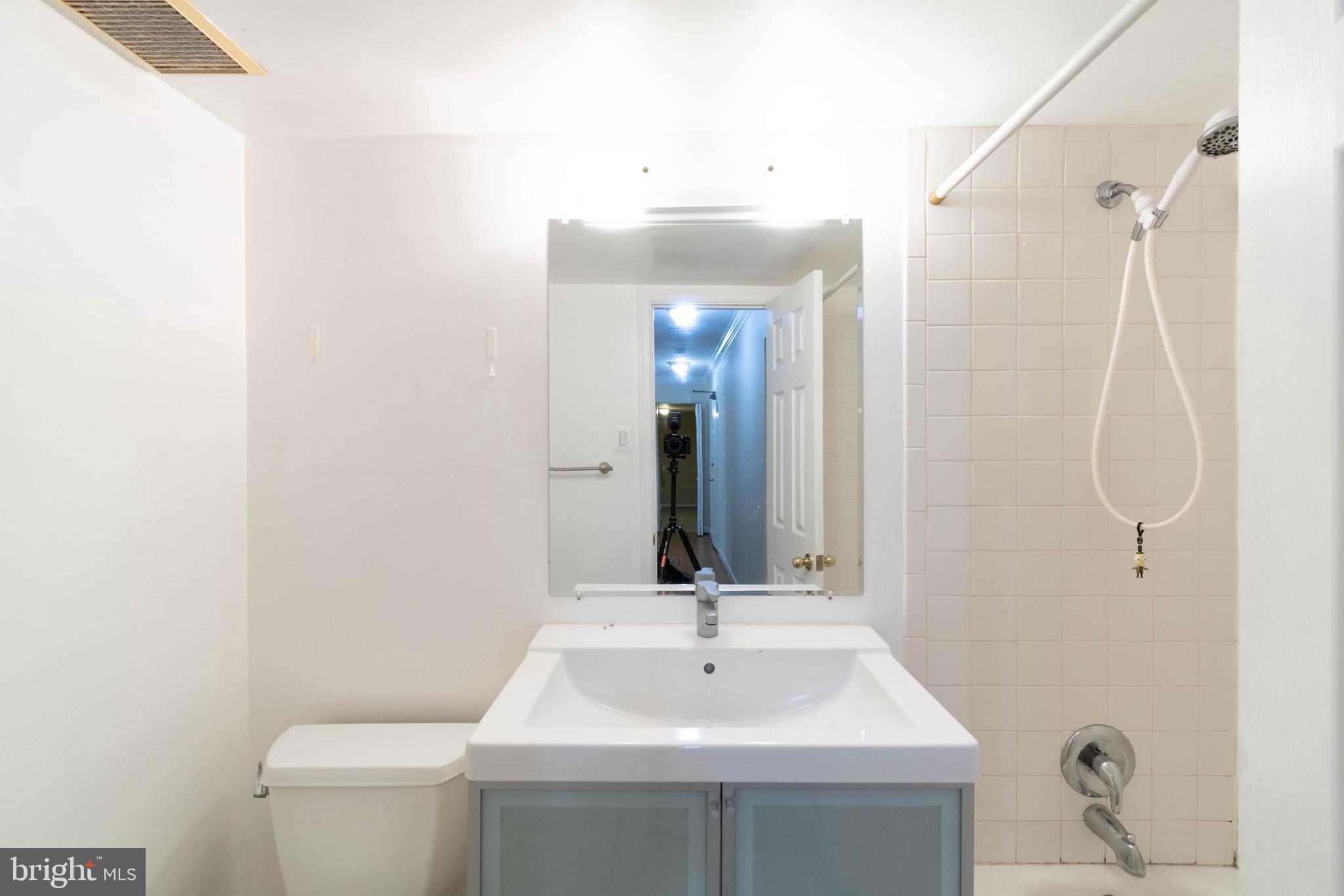 1 Canterbury Square, Unit 101 Alexandria, VA 22304 - Photo 12 of 26