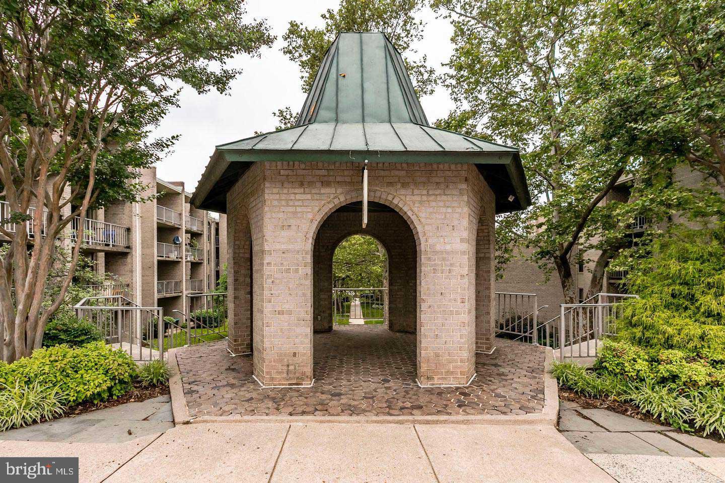 1 Canterbury Square, Unit 101 Alexandria, VA 22304 - Photo 18 of 26