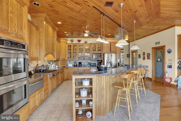 $3,995,000 | 656 Airport Drive, Mifflintown, PA 17059