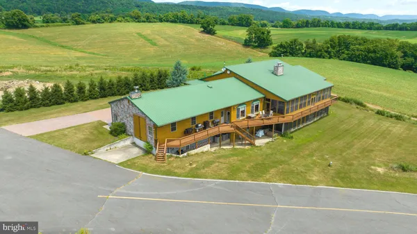 $3,995,000 | 656 Airport Drive, Mifflintown, PA 17059