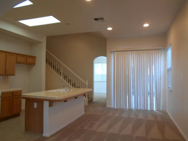 $2,495 | 638 West Milano Lane, Clovis, CA 93619