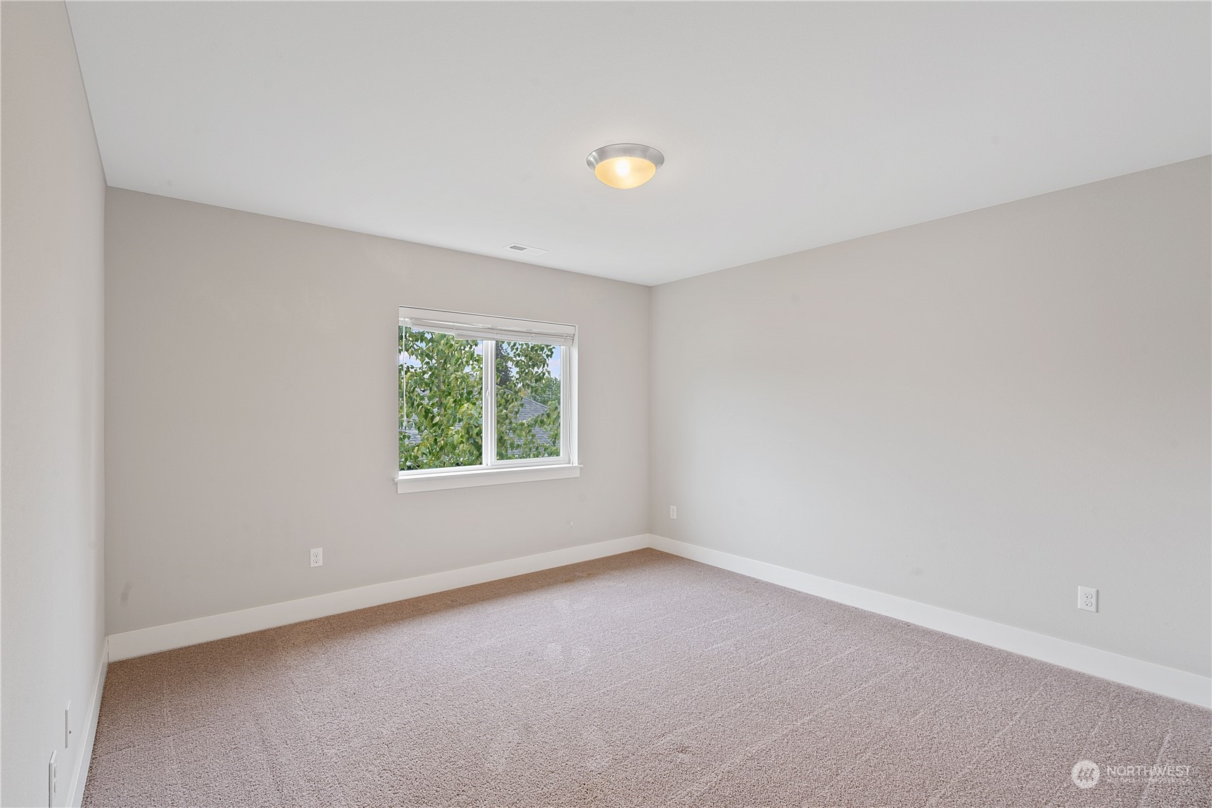 114 176th Place Southwest Bothell, WA 98012 - Photo 30 of 31 an empty room with a window