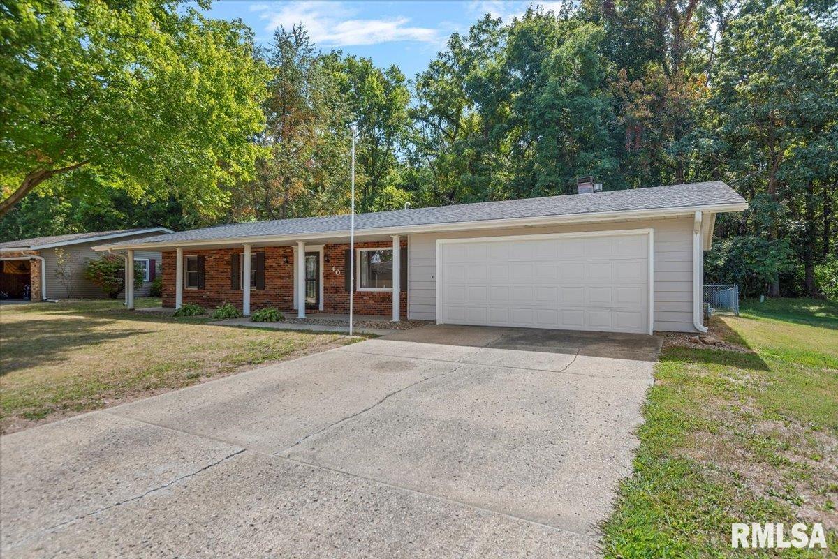 40 Woods Mill Road Sherman, IL 62684 - Photo 3 of 32 Gallery Image 3