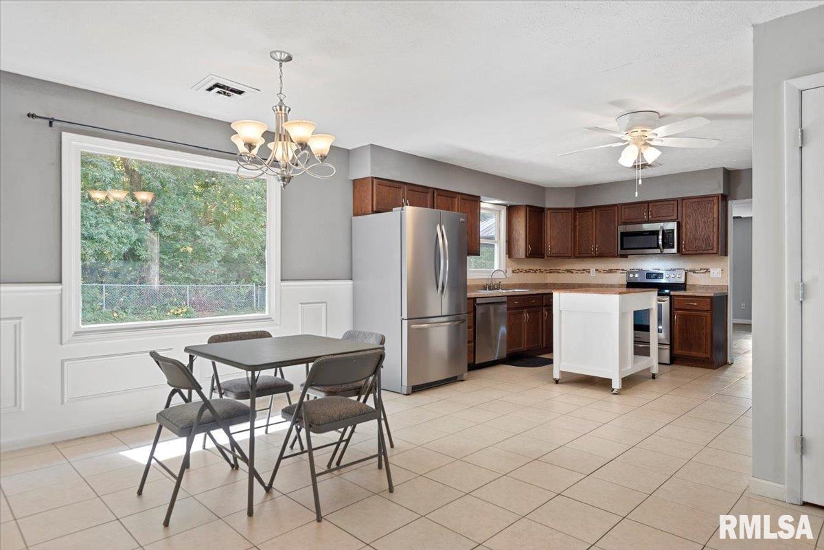40 Woods Mill Road Sherman, IL 62684 - Photo 9 of 32 Gallery Image 9