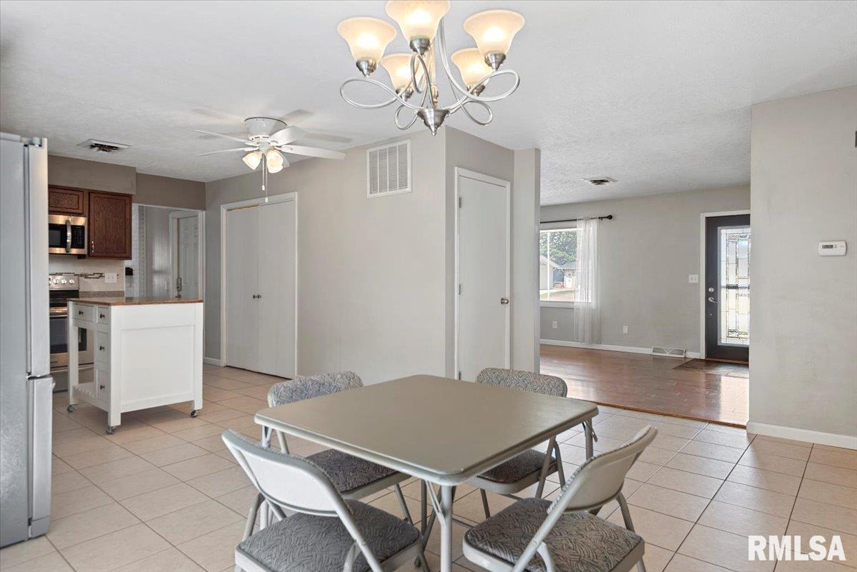 40 Woods Mill Road Sherman, IL 62684 - Photo 10 of 32 Gallery Image 10