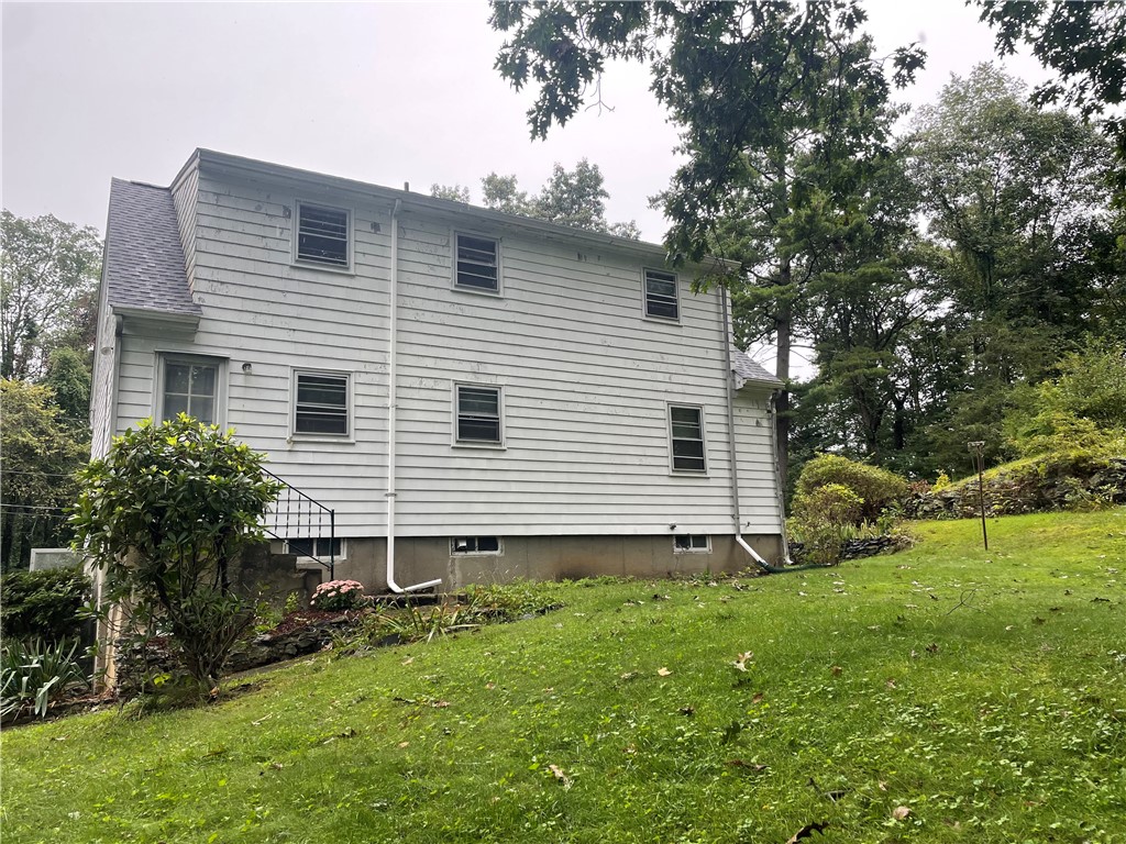 331 Scott Road Cumberland, RI 02864 - Photo 3 of 29