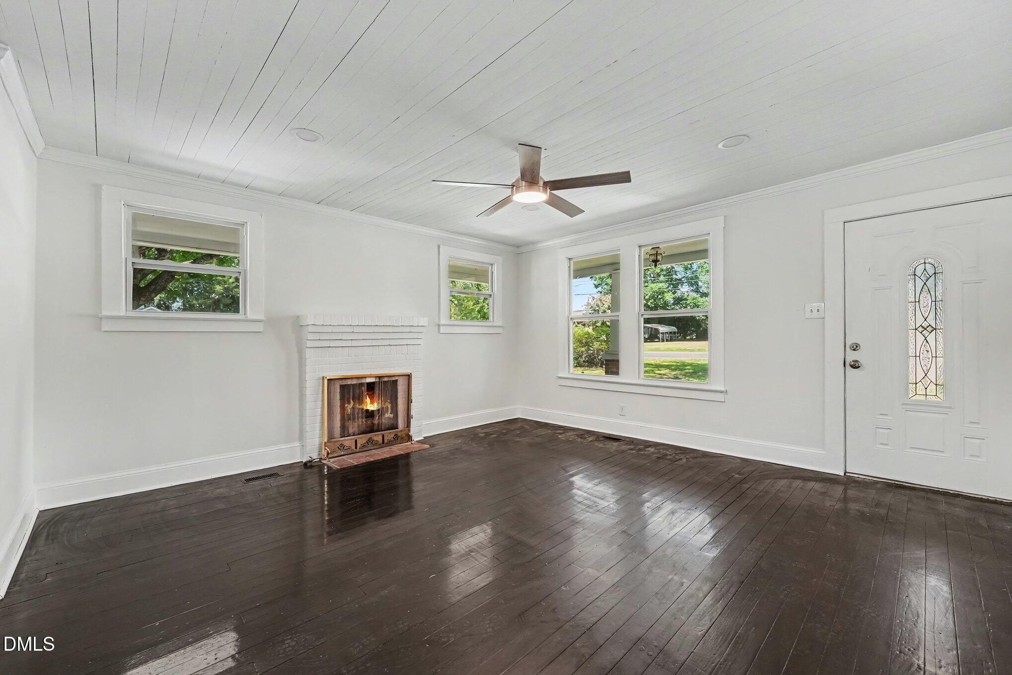 207 Old Post Road Erwin, NC 28339 - Photo 6 of 27 Living Room