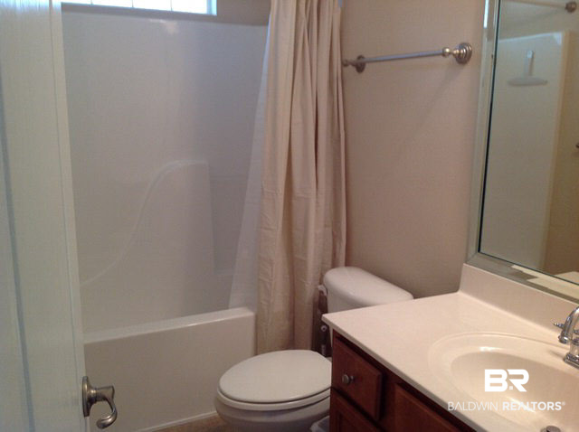 108 Durby Lane Foley, AL 36535 - Photo 27 of 45 Guest bath