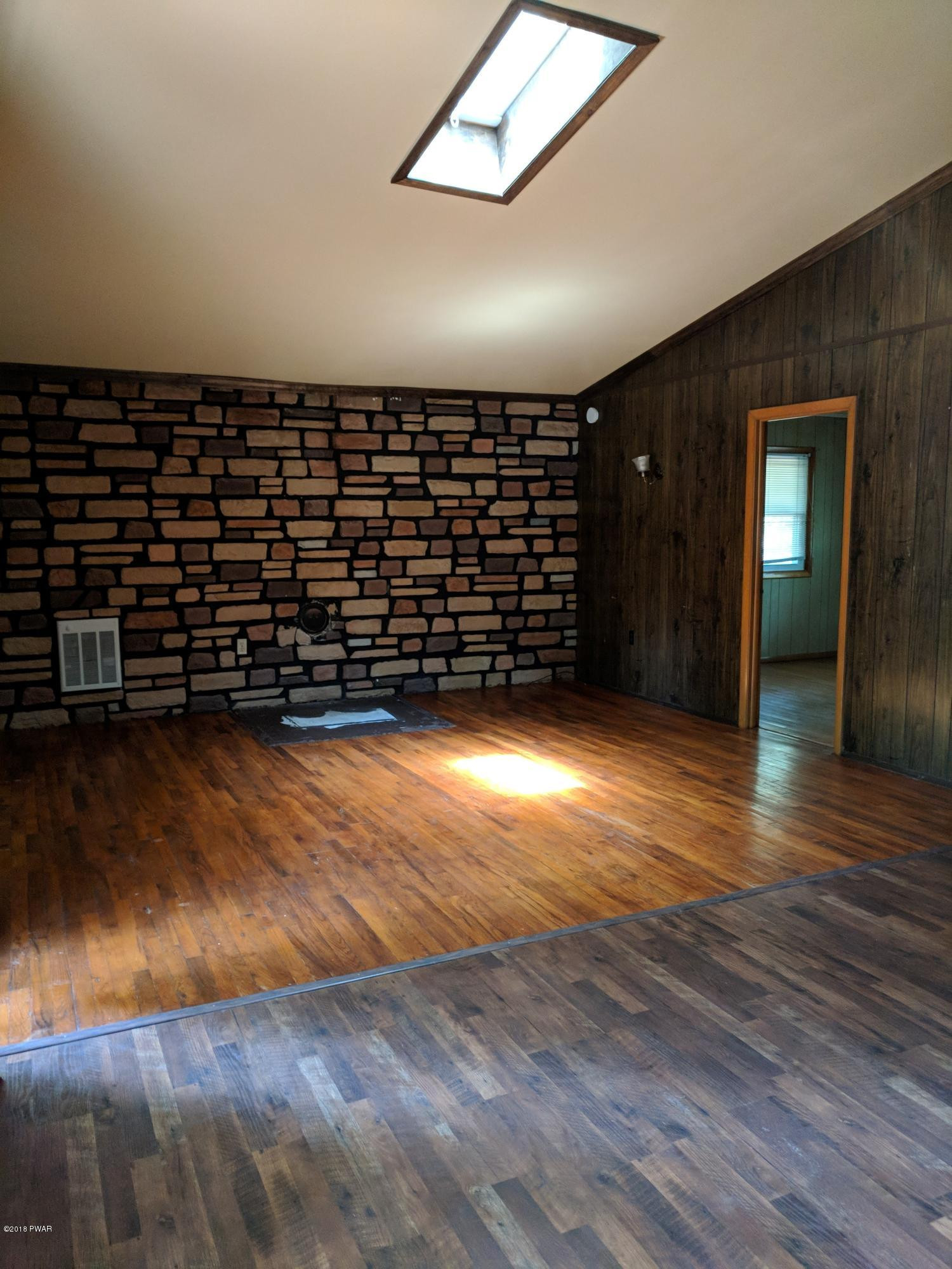 133 Hound Road Dingmans Ferry, PA 18328 - Photo 2 of 24