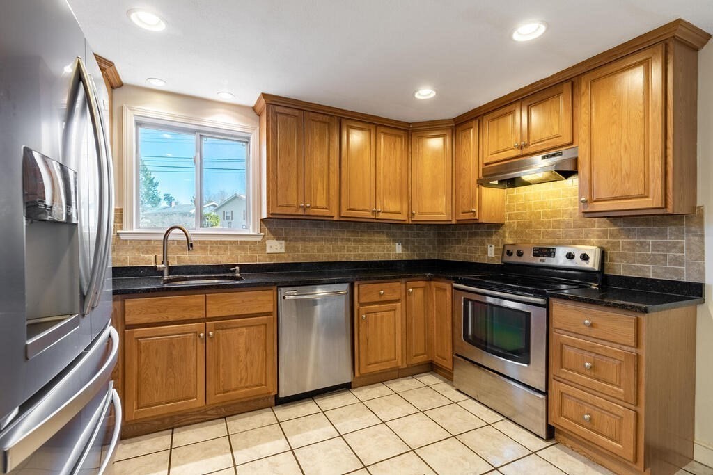 51 Crest Road Framingham, MA 01702 - Photo 19 of 38