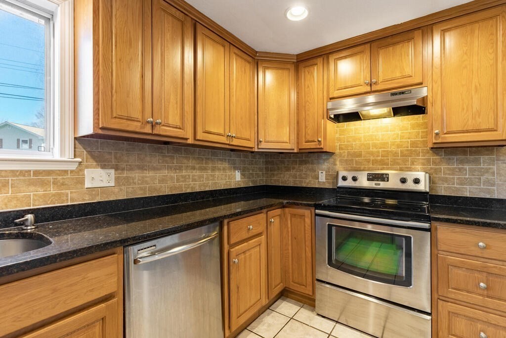 51 Crest Road Framingham, MA 01702 - Photo 20 of 38