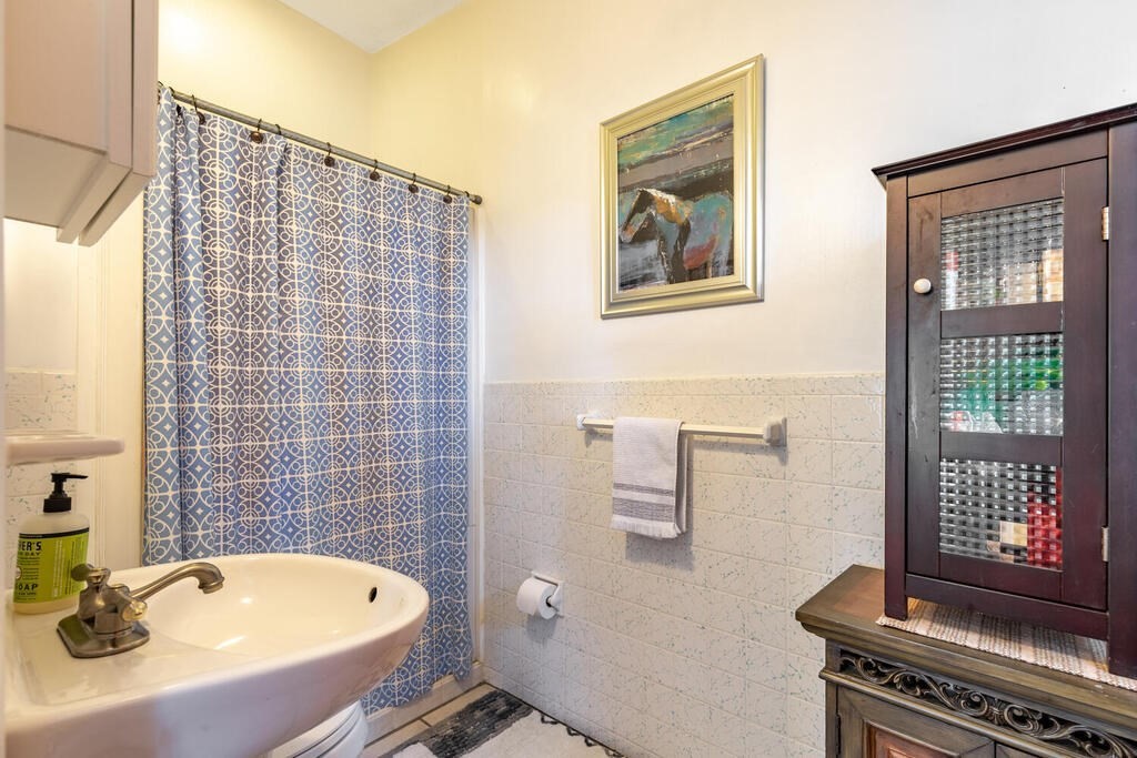 51 Crest Road Framingham, MA 01702 - Photo 26 of 38