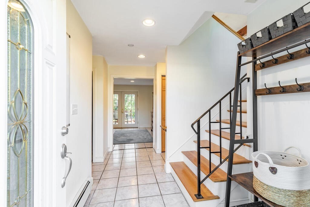 51 Crest Road Framingham, MA 01702 - Photo 7 of 38