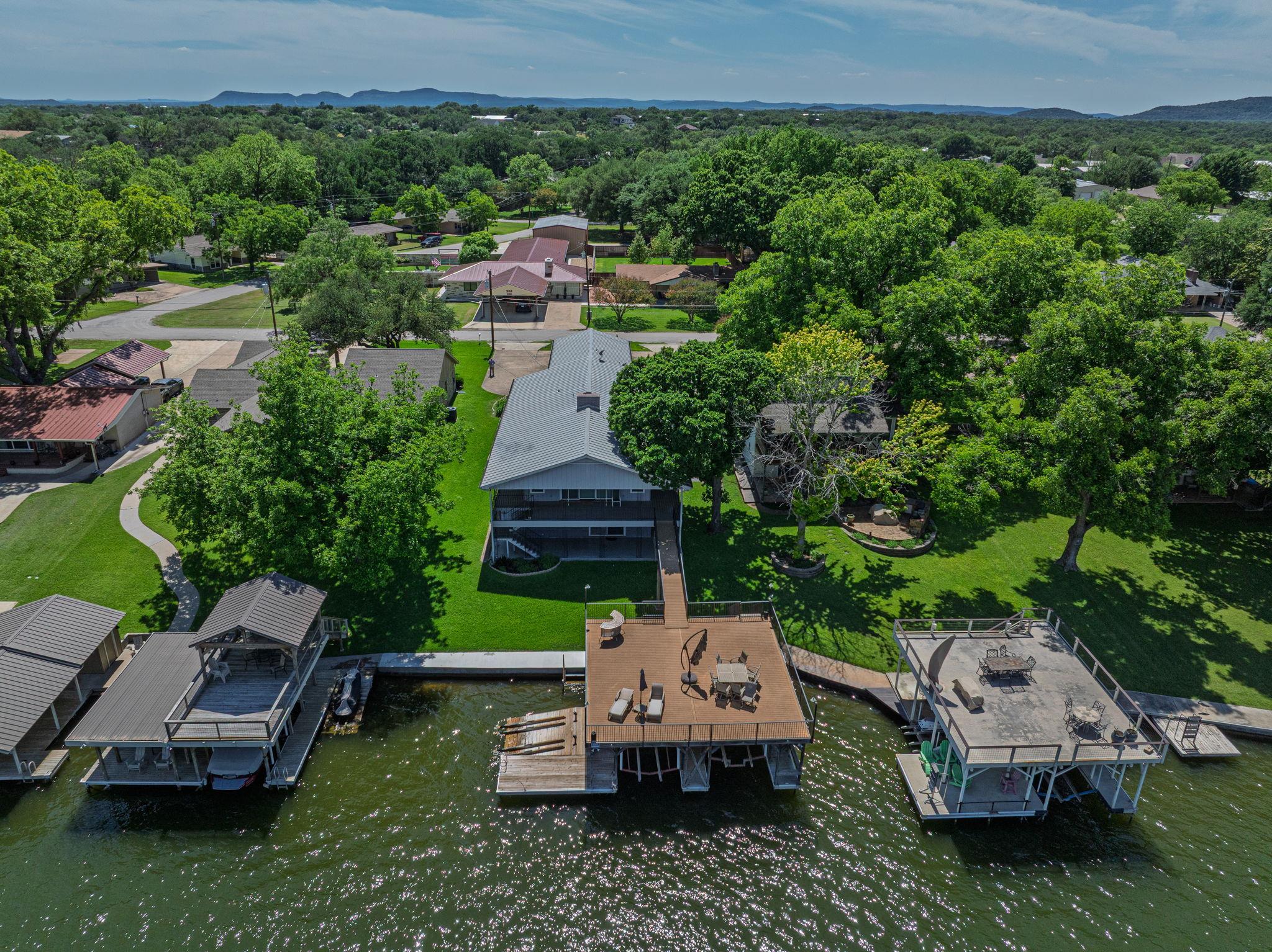 208 Riverside Drive Kingsland, TX 78639 - Photo 9 of 39