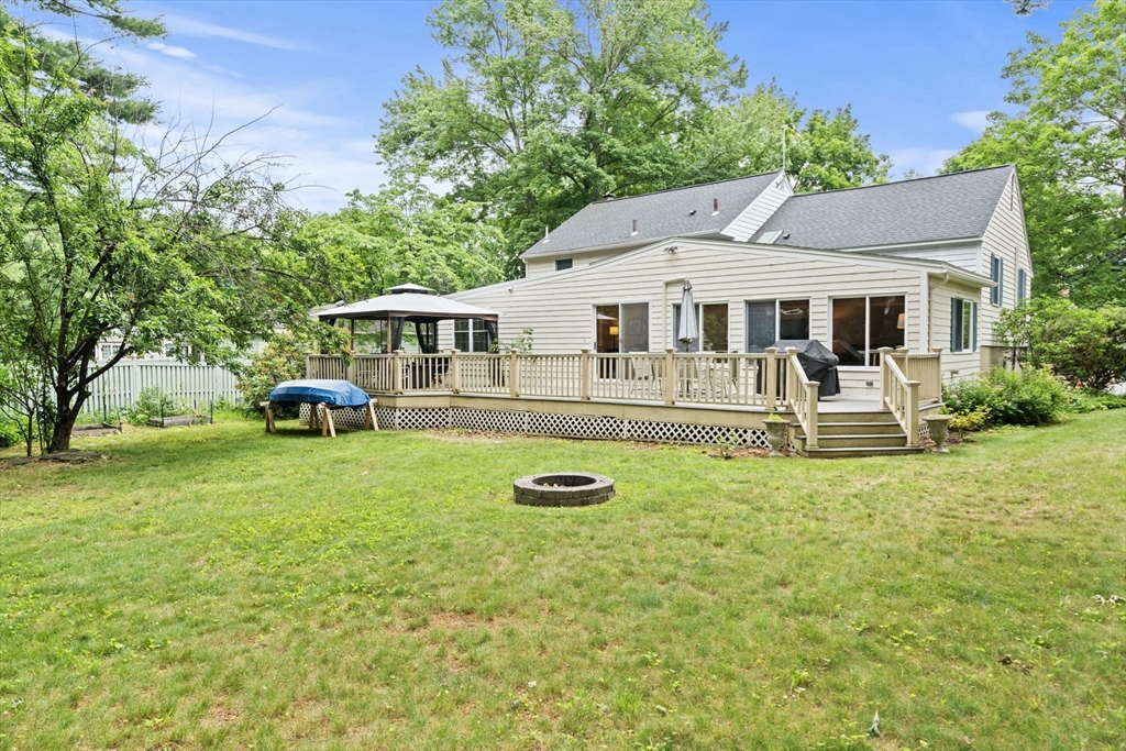 7 Trickett Road Lynnfield, MA 01940 - Photo 11 of 37