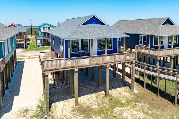 $874,900 | 4831 Bluewater Drive, Surfside Beach, TX 77541