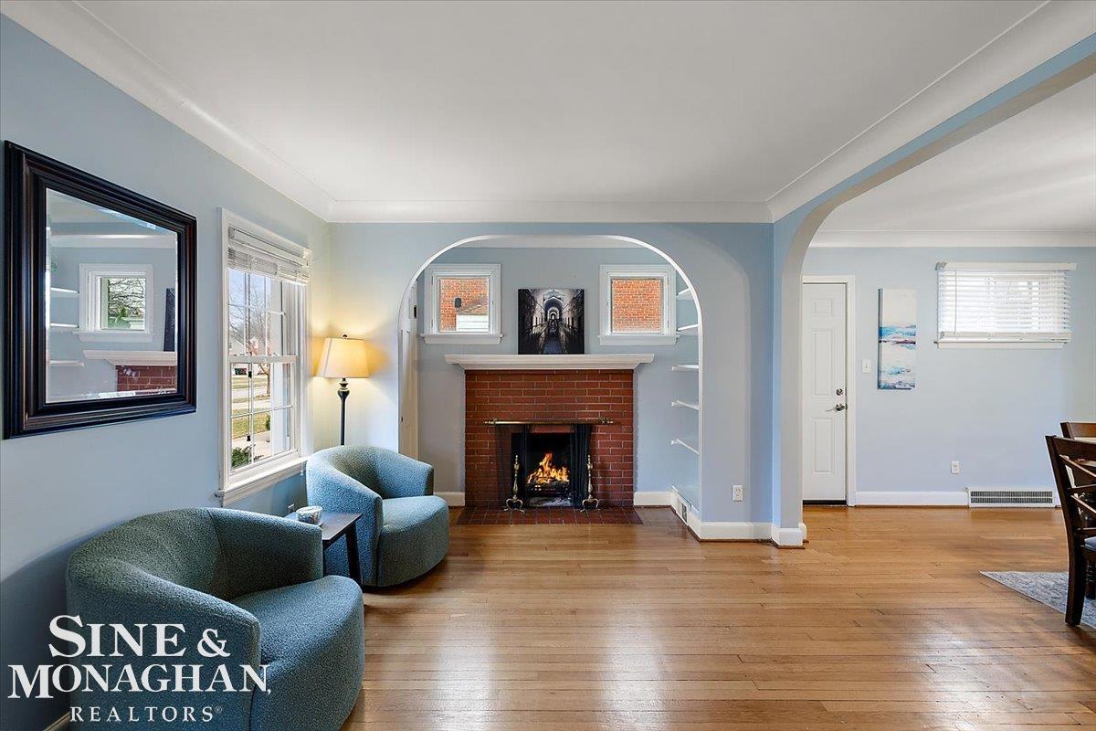 2207 Hawthorne Road Grosse Pointe Woods, MI 48236 - Photo 7 of 42