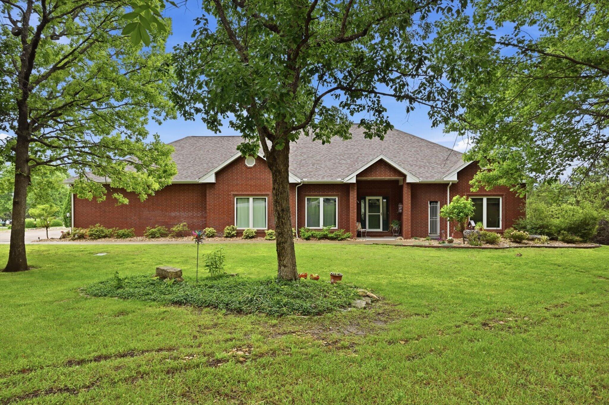 282 Grandview Hills Circle Reeds Spring, MO 65737 - Photo 1 of 1 01-DSC_2287